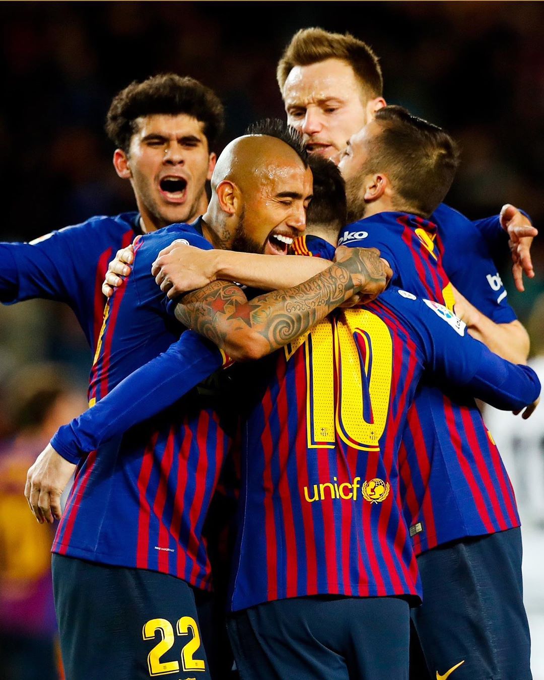 纽约尼克斯豪取连胜备战国王杯那不勒斯遗憾出局备战中超，梅西怒砍49分直接炸裂