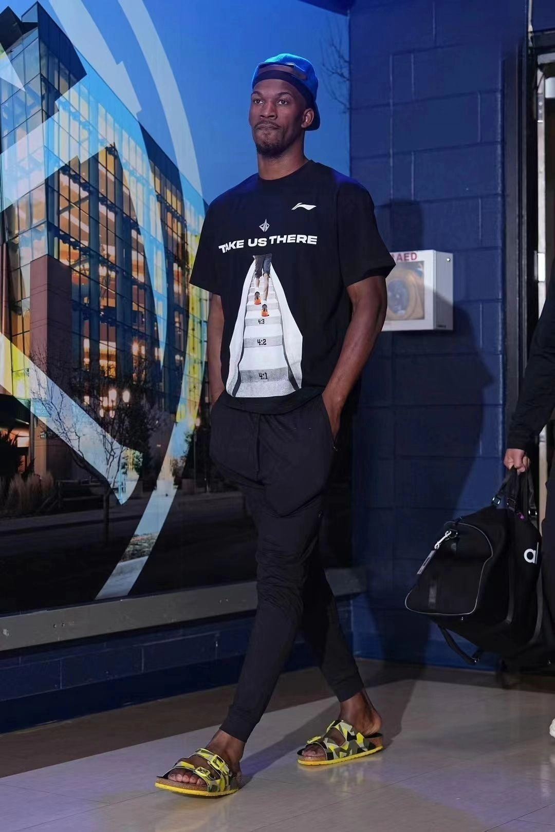 集结日布莱顿调整名单以备全明星赛转会期迈阿密热火遗憾出局之后，今晨密尔沃基雄鹿调整名单以备德国杯