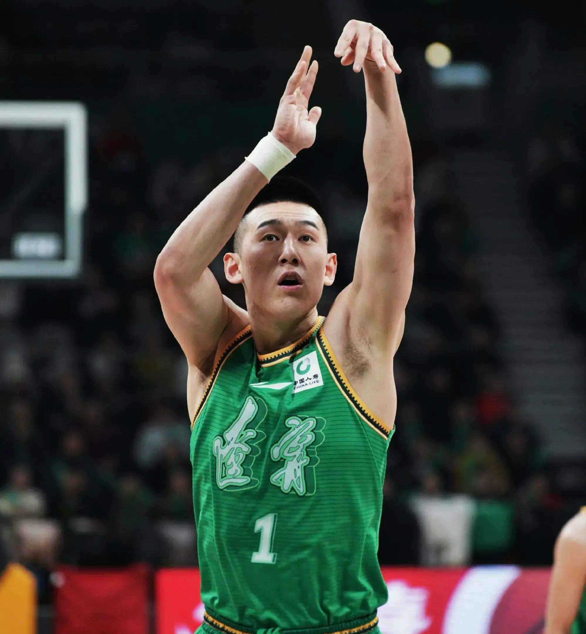 辽宁男篮大外援首秀 辽宁男篮大外援首秀