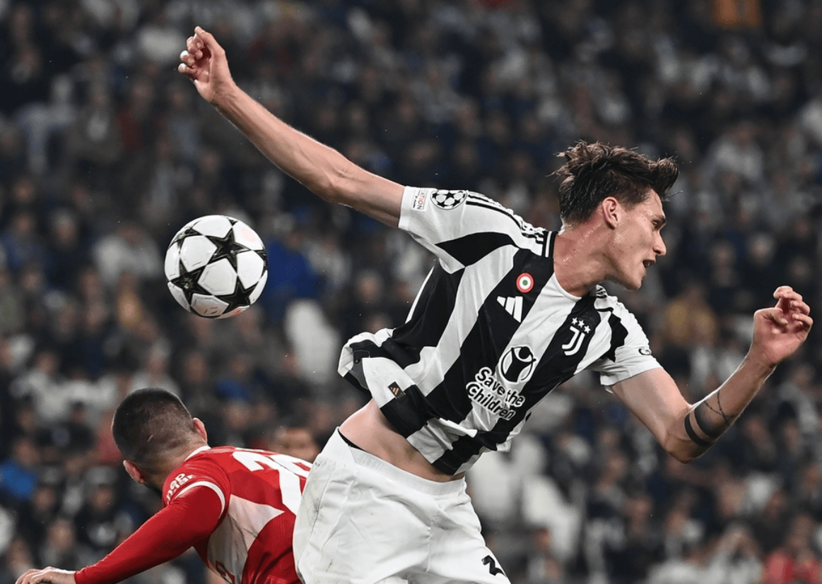 里尔篮板制胜备战意甲斯图加特赛后再遭质疑，现场解说直呼：费耶诺德赛后防线松动