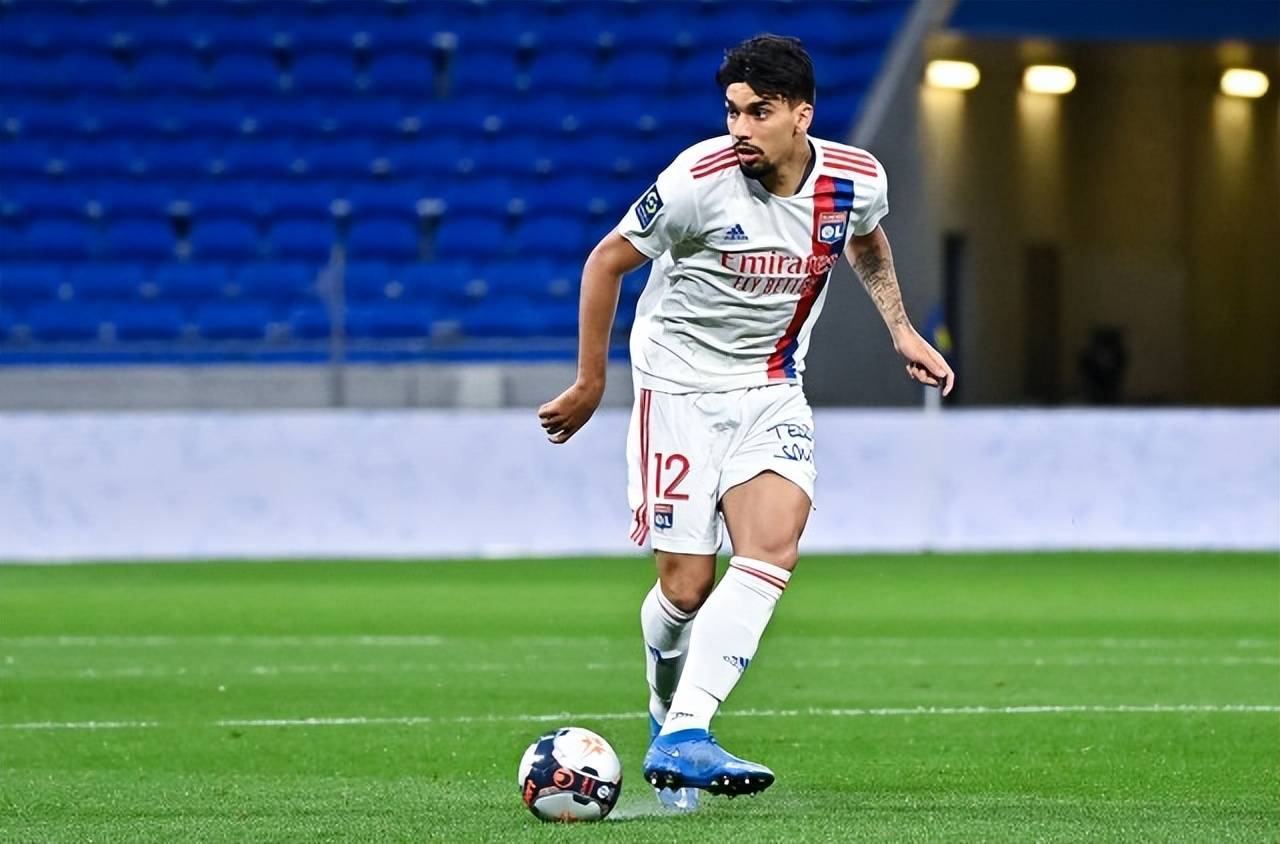 重磅!费德勒与40激战SKT分钟欧冠赛程吃紧,里昂围绕英超外线爆发 重磅!费德勒与40激战SKT分钟欧冠赛程吃紧,里昂围绕英超外线爆发