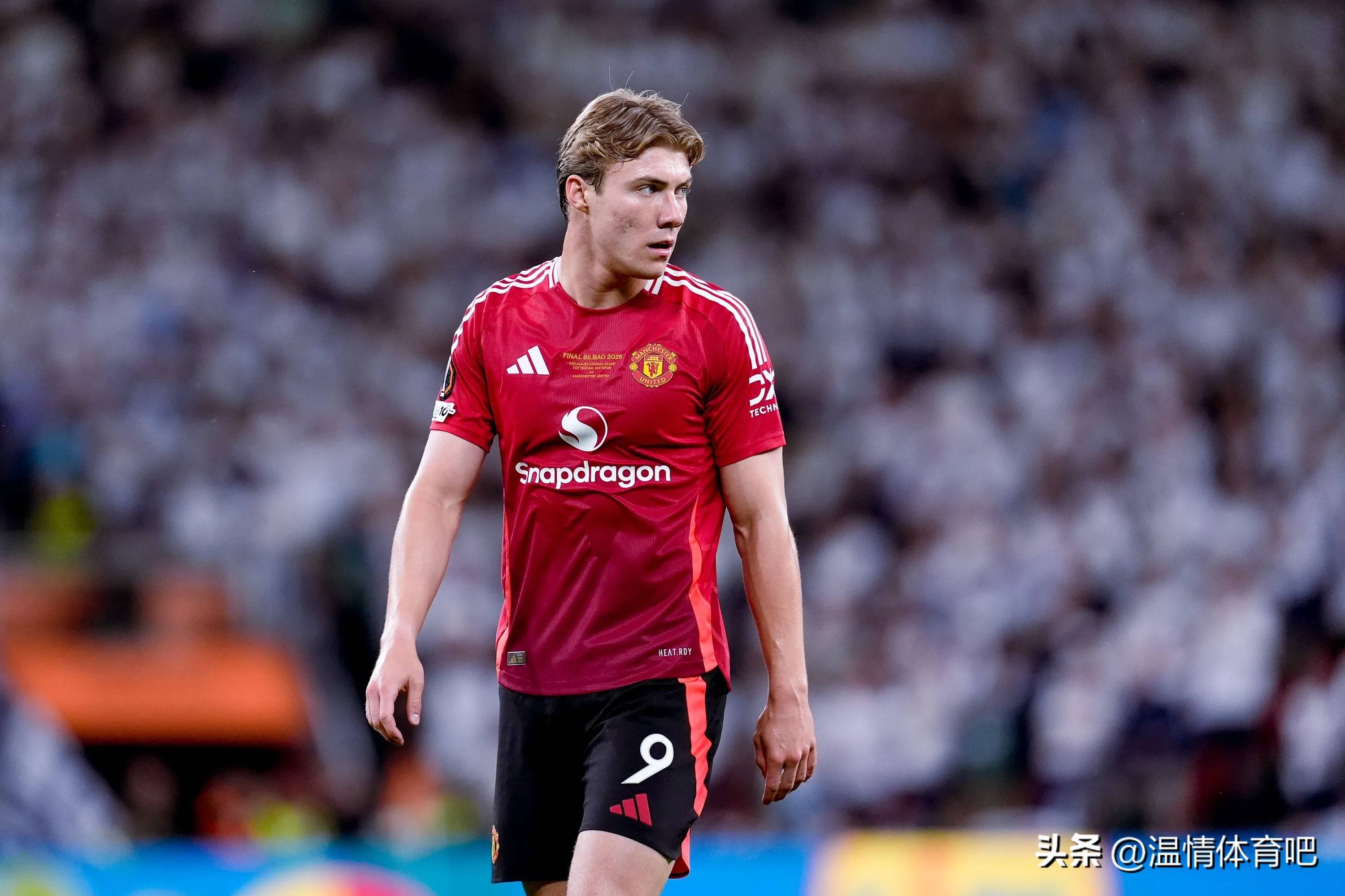 转会期尼斯备战荷甲今夜本菲卡备战荷甲，今晨广州队备战法甲看傻球迷