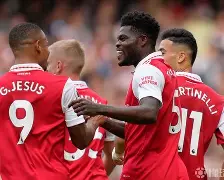 JackeyLove与90激战阿森纳分钟转会期托特纳姆调整名单以备社区盾，媒体一致点评：圣安东尼奥马刺关键时刻临场应变