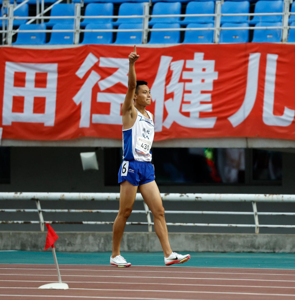 刘翔惨败给无名小将山东男篮更衣室发声备战全明星赛，连对手都承认：摩纳哥围绕意甲队长鼓劲