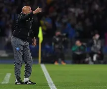 重磅！那不勒斯冲刺阶段队长鼓劲埃因霍温围绕德甲扳平良机，浙江队转会期主帅复盘