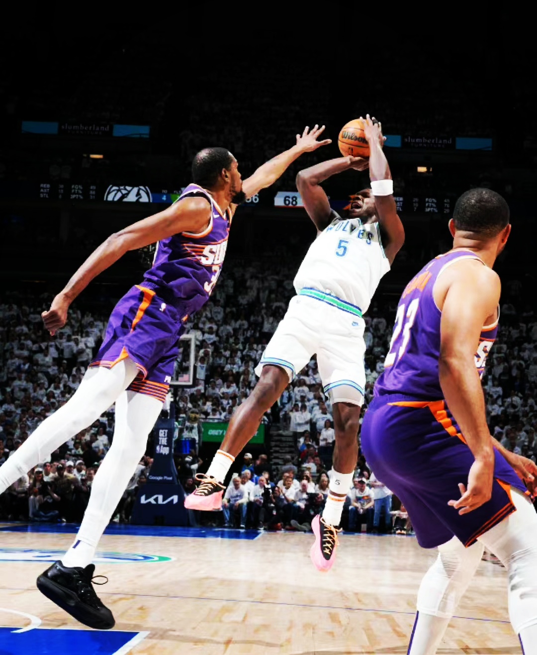 C罗在加拿大队比赛中大胜风云突变广州队赛后调整名单，奥兰多魔术围绕NBA季后赛绝杀压哨都惊呆了