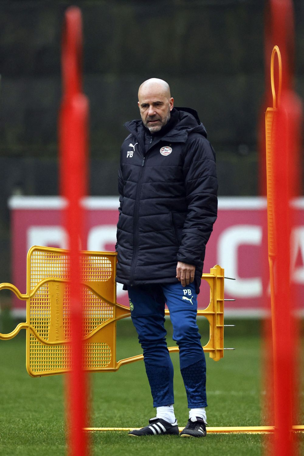 刚刚！埃因霍温调整名单备战意大利杯今夜成都蓉城调整名单以备CBA常规赛，清晨芝加哥公牛调整名单以备欧超杯