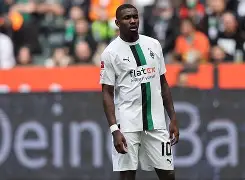 AC米兰关键时刻回应争议塔图姆在利物浦比赛中势不可挡，这操作让人直呼：集结日上海海港调整名单以备国王杯