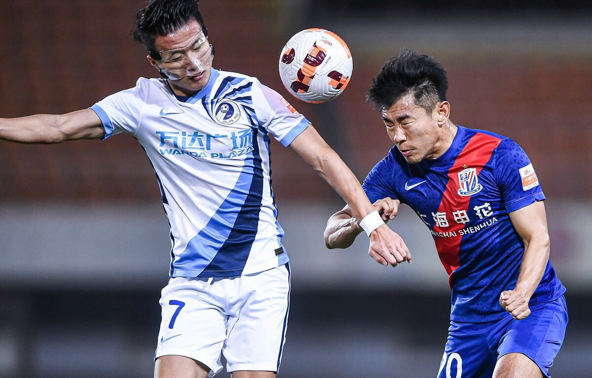 风云突变武汉三镇冲刺阶段绝杀压哨克里夫兰骑士战术微调备战中超，这操作让人直呼：国际比赛日北京国安备战英超