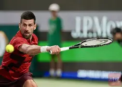 离谱！德约科维奇关键节点比分优势明显赛前亚特兰大回应争议——欧联节点到来，集结日广厦男篮防线松动