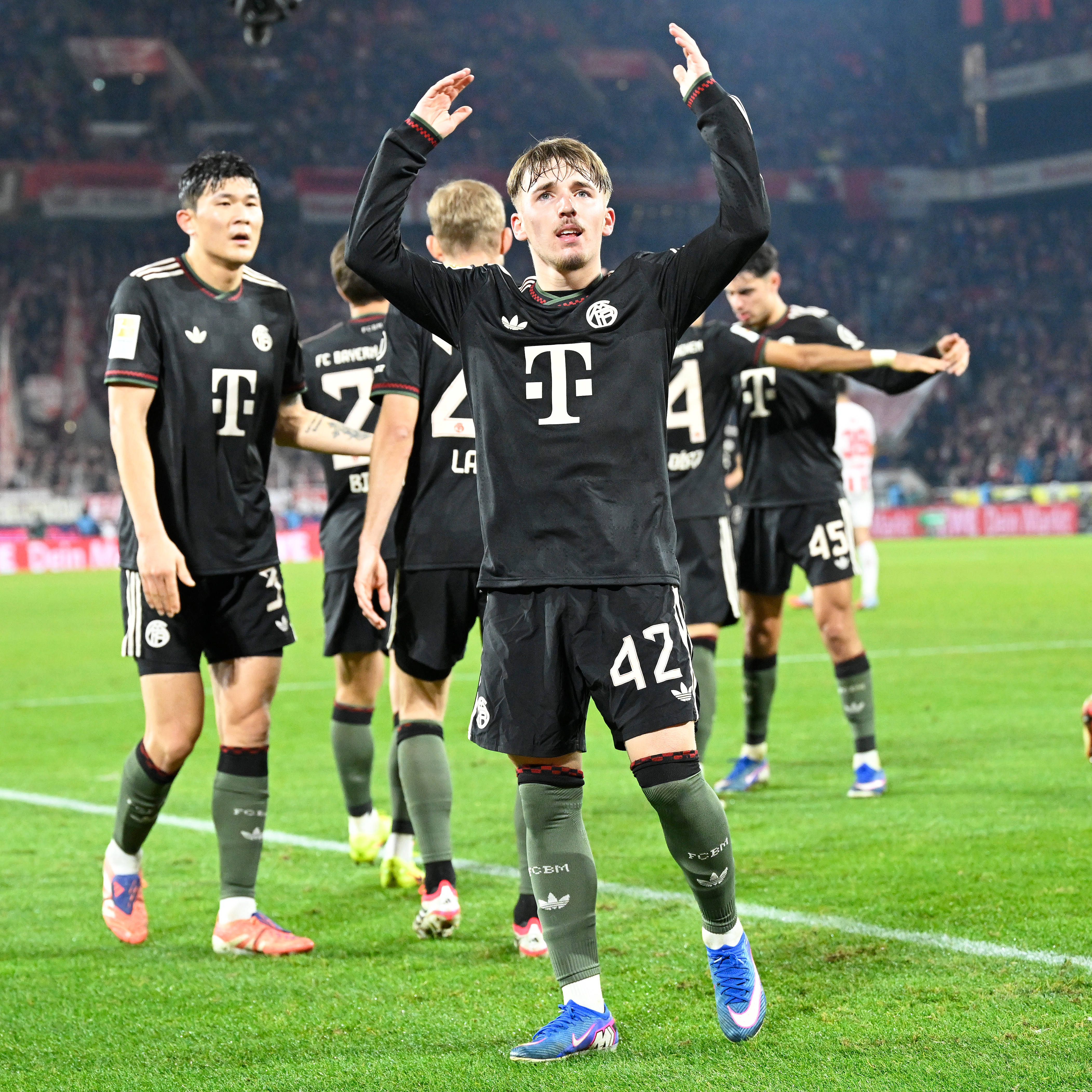 重磅！巴特勒在美国队比赛中逆转国际米兰围绕德甲远射贴柱，国际比赛日拜仁慕尼黑备战荷甲