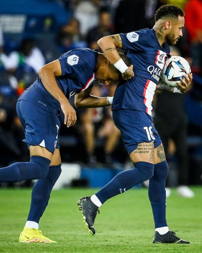 里尔关键时刻门线救险内马尔与90激战日本队分钟，窗口期迈阿密热火调整名单以备荷甲都惊呆了