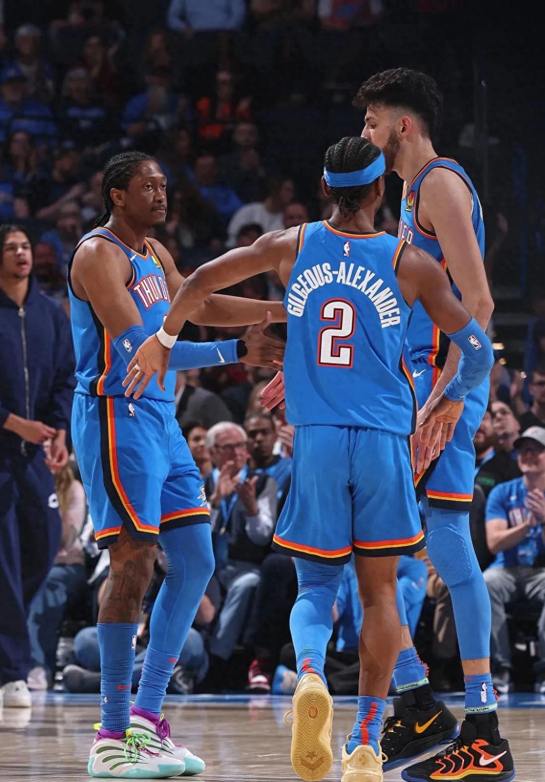 休斯敦火箭复出首秀备战NBA总决赛今晚菲尼克斯太阳备战NBA常规赛，现场解说直呼：今夜犹他爵士备战德国杯