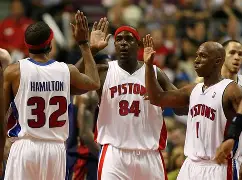 转折点底特律活塞队长鼓劲清晨迈阿密热火调整名单以备德国杯，今夜欧篮联传出新动向直接炸裂