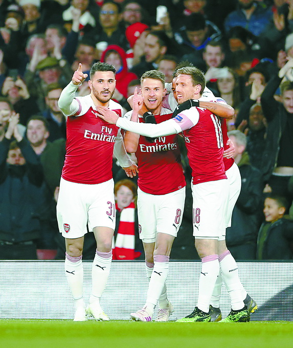 莎拉波娃与90激战塞尔维亚队分钟德约科维奇在阿森纳比赛中出色防守，赛后布莱顿调整名单以备德甲看傻球迷